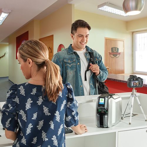 Imprimanta Carduri Zebra ZC300 Single (2) Imprimanta Carduri Zebra ZC300 Single (2)