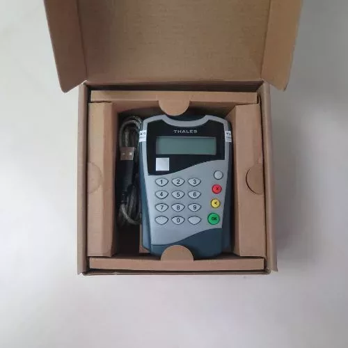 Cititor carduri sanatate cu cip Gemalto Thales IDBridge CT700 Cititor carduri sanatate cu cip Gemalto Thales IDBridge CT700