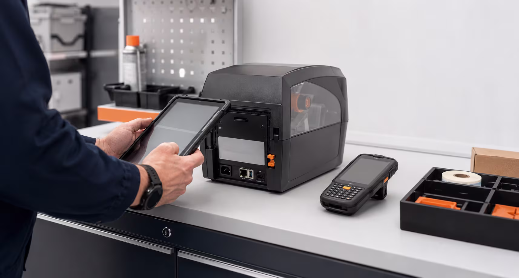 Garanția produselor Verificarea modelului și seriei unei imprimante profesionale înainte de diagnostic